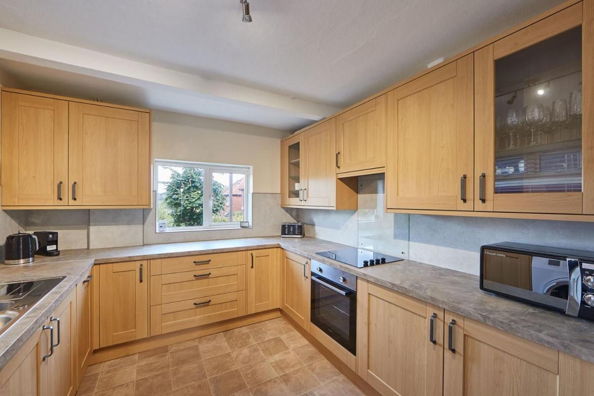 Blue Sky 3 Bedroom Cottage Whitby Luaran gambar