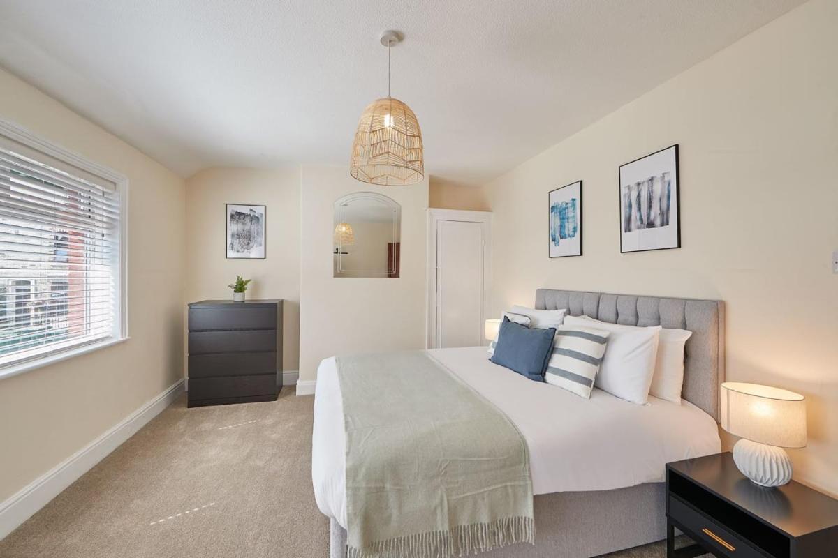 Blue Sky 3 Bedroom Cottage Whitby Luaran gambar