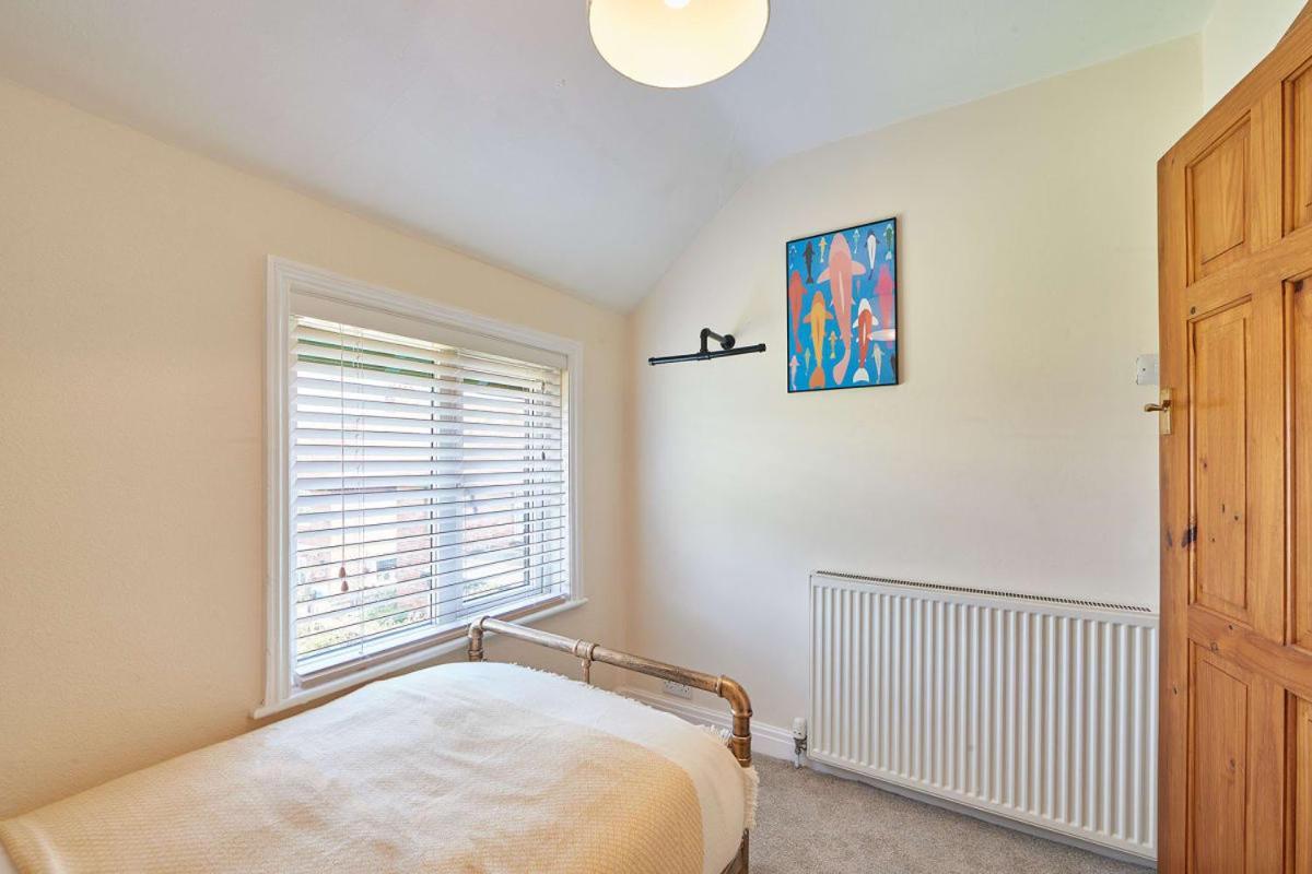 Blue Sky 3 Bedroom Cottage Whitby Luaran gambar